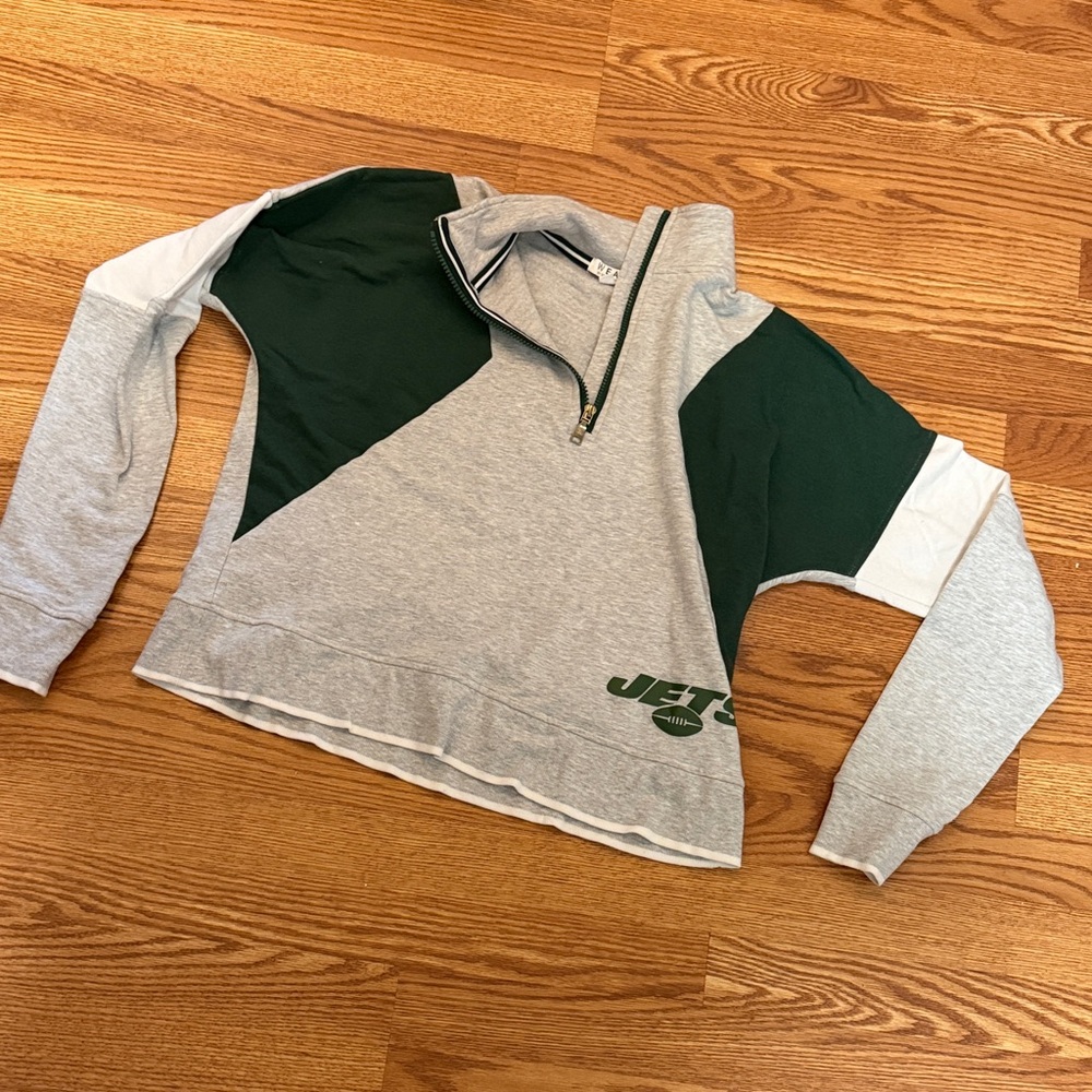 Erin Andrew’s WEAR, Grey & Dark Green Quarter-Zip Pullover Crop with 'JETS' Logo